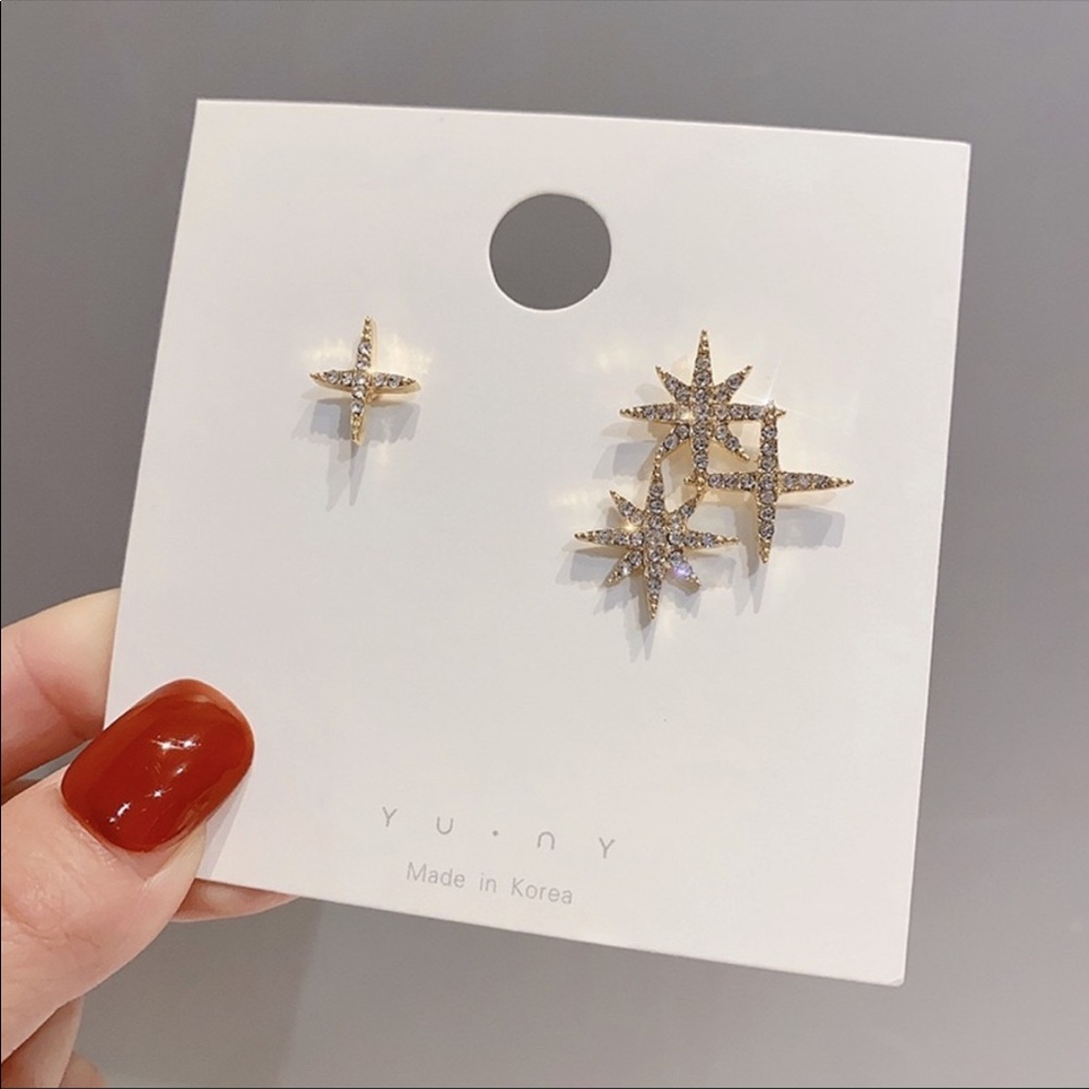 Korean fashion 💫 earrings ⭐️